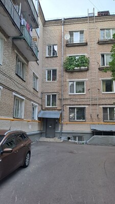 Продам трехкомнатную (3-комн.) квартиру, Коцюбинского ул, 9к2, Москва г