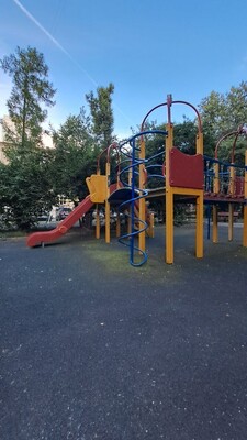 Продам трехкомнатную (3-комн.) квартиру, Коцюбинского ул, 9к2, Москва г