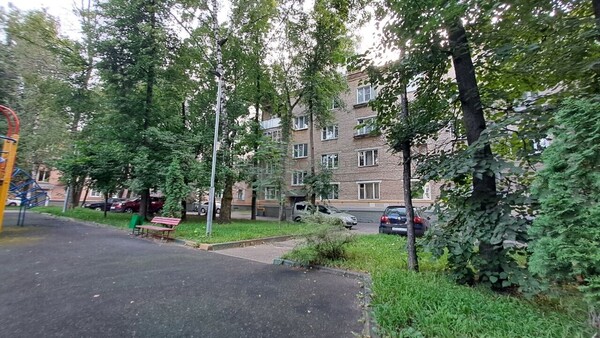 Продам трехкомнатную (3-комн.) квартиру, Коцюбинского ул, 9к2, Москва г