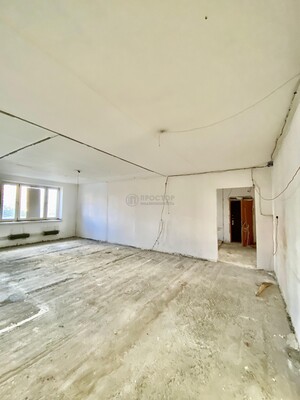 Продам трехкомнатную (3-комн.) квартиру, Подмосковный б-р, 14, Красногорск г