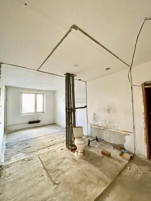 Продам трехкомнатную (3-комн.) квартиру, Подмосковный б-р, 14, Красногорск г