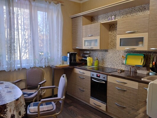 Продам трехкомнатную (3-комн.) квартиру, Хабаровская ул, 4, Москва г