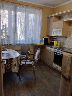 Продам трехкомнатную (3-комн.) квартиру, Хабаровская ул, 4, Москва г