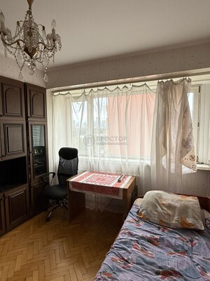 Продам трехкомнатную (3-комн.) квартиру, Славянский б-р, 11к1, Москва г