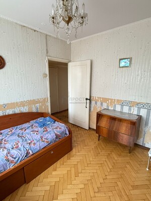 Продам трехкомнатную (3-комн.) квартиру, Славянский б-р, 11к1, Москва г