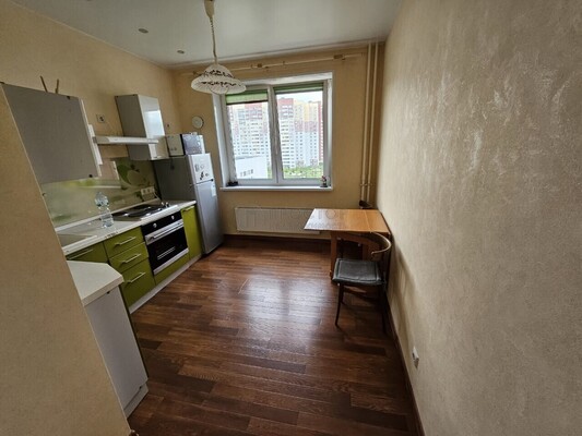 Продам однокомнатную (1-комн.) квартиру, Лесная ул, 18к1, Боброво рп