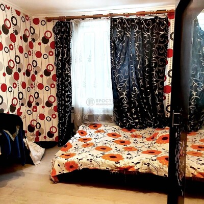 Продам трехкомнатную (3-комн.) квартиру, Днепропетровская ул, 3к1, Москва г