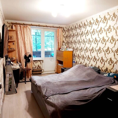 Продам трехкомнатную (3-комн.) квартиру, Днепропетровская ул, 3к1, Москва г