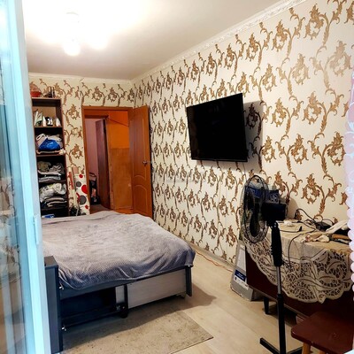 Продам трехкомнатную (3-комн.) квартиру, Днепропетровская ул, 3к1, Москва г