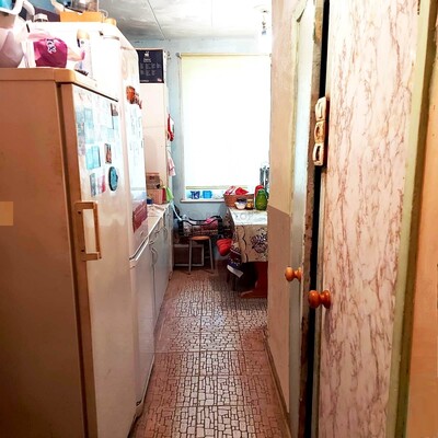 Продам трехкомнатную (3-комн.) квартиру, Днепропетровская ул, 3к1, Москва г