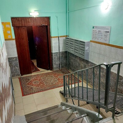 Продам трехкомнатную (3-комн.) квартиру, Днепропетровская ул, 3к1, Москва г