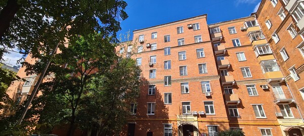 Продам комнату в 3-комн. квартире, Энергетическая ул, 20, Москва г