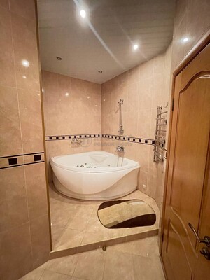 Продам двухкомнатную (2-комн.) квартиру, Красностуденческий проезд, 6, Москва г