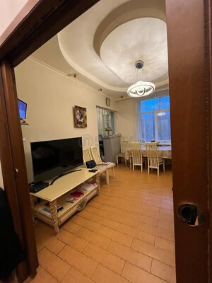 Продам многокомнатную квартиру, Окружной проезд, 12, Москва г