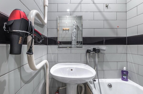 Продам однокомнатную (1-комн.) квартиру, Волоколамское ш, 41к1, Москва г