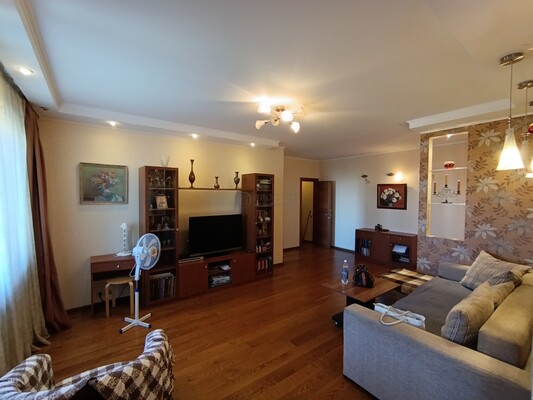 Продам двухкомнатную (2-комн.) квартиру, Сиреневый б-р, 44к1, Москва г