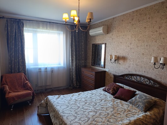 Продам двухкомнатную (2-комн.) квартиру, Сиреневый б-р, 44к1, Москва г