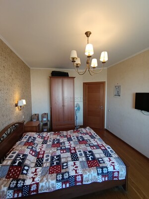 Продам двухкомнатную (2-комн.) квартиру, Сиреневый б-р, 44к1, Москва г