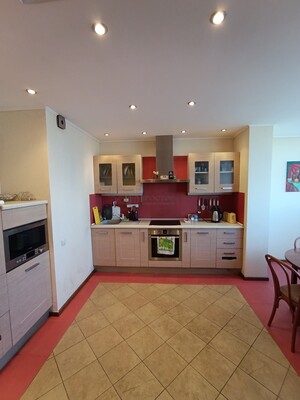 Продам двухкомнатную (2-комн.) квартиру, Сиреневый б-р, 44к1, Москва г