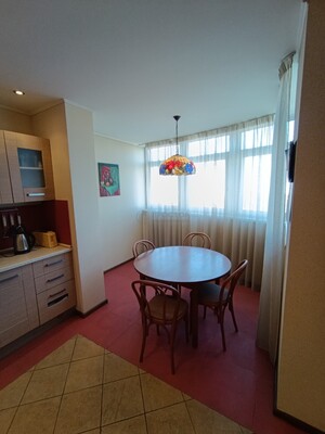 Продам двухкомнатную (2-комн.) квартиру, Сиреневый б-р, 44к1, Москва г