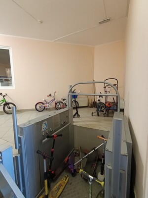 Продам двухкомнатную (2-комн.) квартиру, Сиреневый б-р, 44к1, Москва г