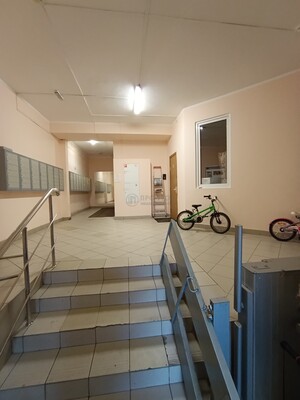 Продам двухкомнатную (2-комн.) квартиру, Сиреневый б-р, 44к1, Москва г