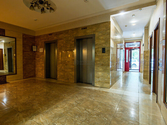 Продам трехкомнатную (3-комн.) квартиру, Гиляровского ул, 62, Москва г