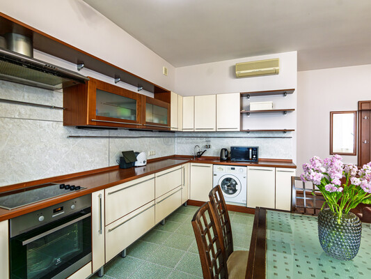 Продам трехкомнатную (3-комн.) квартиру, Гиляровского ул, 62, Москва г