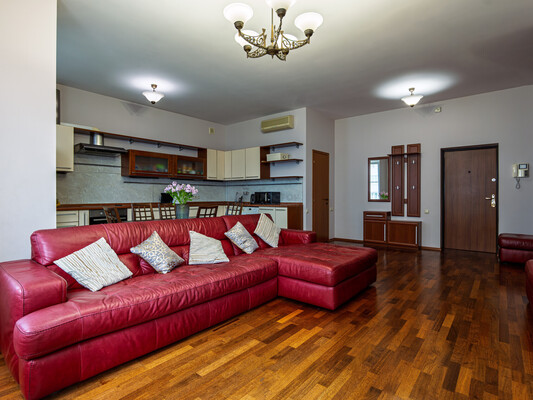 Продам трехкомнатную (3-комн.) квартиру, Гиляровского ул, 62, Москва г