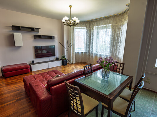 Продам трехкомнатную (3-комн.) квартиру, Гиляровского ул, 62, Москва г