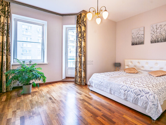 Продам трехкомнатную (3-комн.) квартиру, Гиляровского ул, 62, Москва г