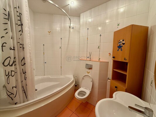 Продам двухкомнатную (2-комн.) квартиру, Астрадамский проезд, 4Ак2, Москва г