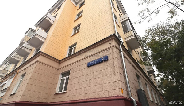 Продам трехкомнатную (3-комн.) квартиру, Толбухина ул, 7к1, Москва г