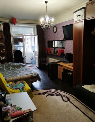 Продам трехкомнатную (3-комн.) квартиру, Толбухина ул, 7к1, Москва г