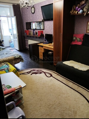Продам трехкомнатную (3-комн.) квартиру, Толбухина ул, 7к1, Москва г