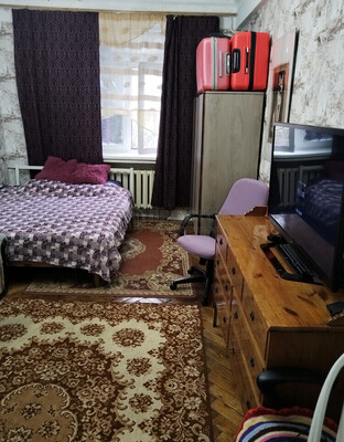 Продам трехкомнатную (3-комн.) квартиру, Толбухина ул, 7к1, Москва г