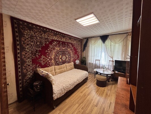 Продам трехкомнатную (3-комн.) квартиру, 13-я Парковая ул, 20к1, Москва г