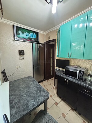 Продам трехкомнатную (3-комн.) квартиру, 13-я Парковая ул, 20к1, Москва г