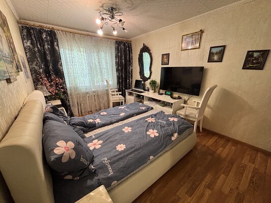Продам трехкомнатную (3-комн.) квартиру, 13-я Парковая ул, 20к1, Москва г