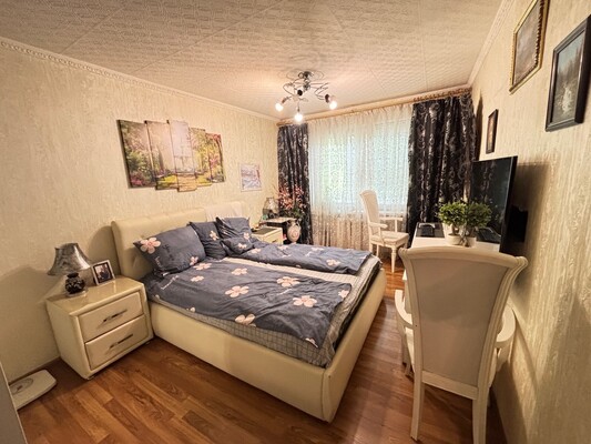 Продам трехкомнатную (3-комн.) квартиру, 13-я Парковая ул, 20к1, Москва г
