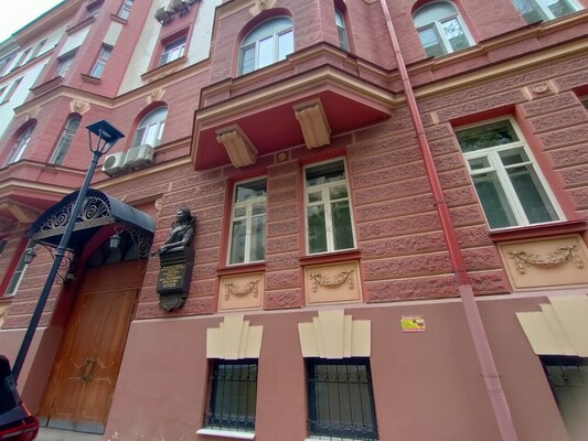 Продам двухкомнатную (2-комн.) квартиру, Брюсов пер, 2/14с2, Москва г