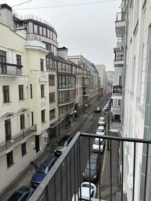 Продам многокомнатную квартиру, Пожарский пер, 8, Москва г