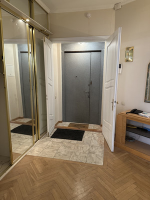 Продам многокомнатную квартиру, Пожарский пер, 8, Москва г