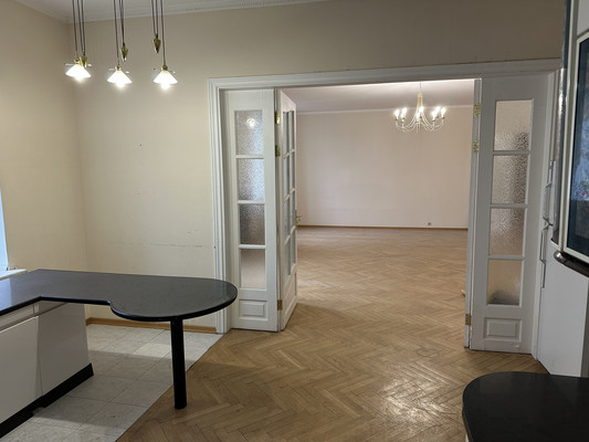 Продам многокомнатную квартиру, Пожарский пер, 8, Москва г