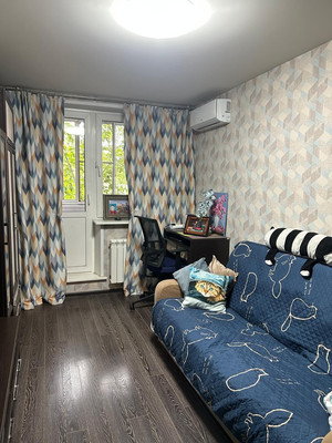 Продам трехкомнатную (3-комн.) квартиру, Салтыковская ул, 7к1, Москва г