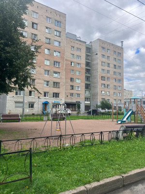 Продам комнату в 8-комн. квартире, Купчинская ул, 21к1, Санкт-Петербург г