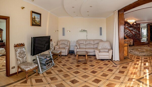 Продам многокомнатную квартиру, Гиляровского ул, 7, Москва г