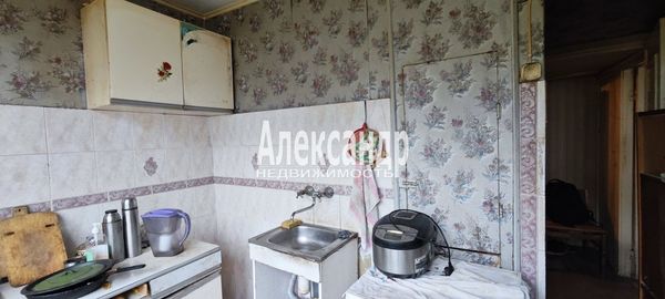 Продам трехкомнатную (3-комн.) квартиру, Тимуровская ул, 24к1, Санкт-Петербург г