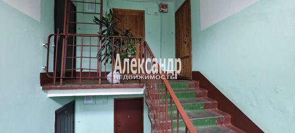 Продам трехкомнатную (3-комн.) квартиру, Тимуровская ул, 24к1, Санкт-Петербург г