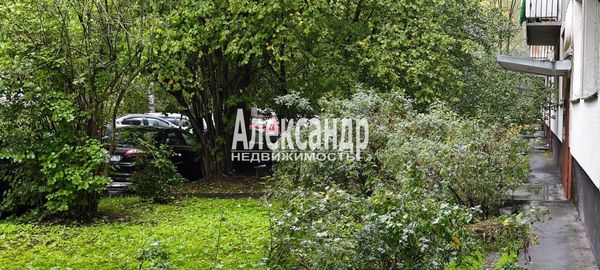 Продам трехкомнатную (3-комн.) квартиру, Тимуровская ул, 24к1, Санкт-Петербург г